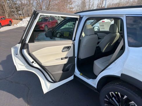 New 2026 Nissan Rogue SV AWD/4WD image 20