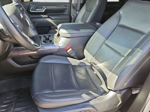 Used 2024 Chevrolet Silverado 2500 LTZ w/ LTZ Convenience Package image 12