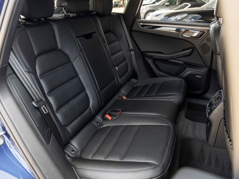 Certified 2026 Porsche Macan AWD/4WD image 37