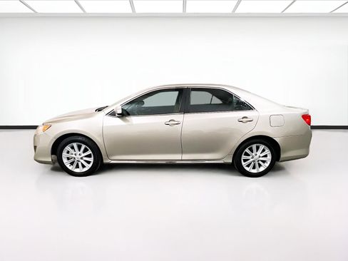 Used 2014 Toyota Camry XLE w/ Leather Package image 24