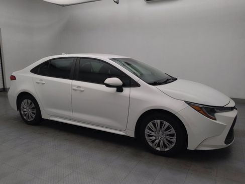Used 2021 Toyota Corolla LE image 11
