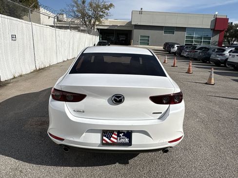 Used 2020 MAZDA MAZDA3 Sedan image 5