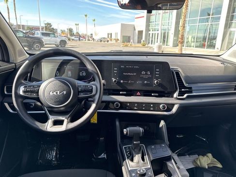 Used 2025 Kia Sportage LX image 17