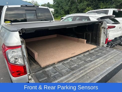 Used 2017 Nissan Titan SV AWD/4WD image 6