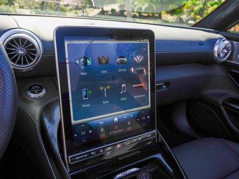 Used 2022 Mercedes-Benz SL 63 AMG 4MATIC image 37