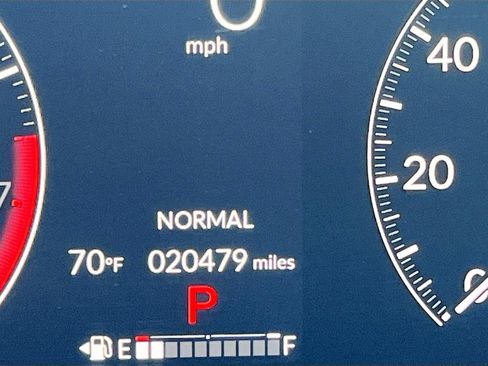 Used 2025 Honda Pilot TrailSport image 12