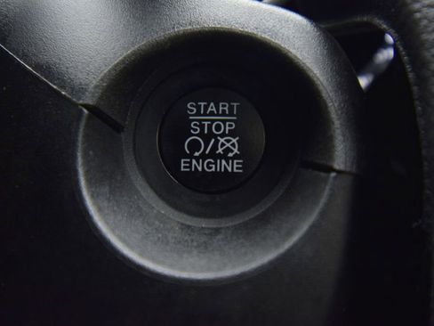 Used 2018 Jeep Compass Limited w/ Navigation Group image 34