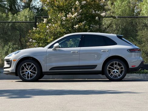 Used 2026 Porsche Macan AWD/4WD image 2