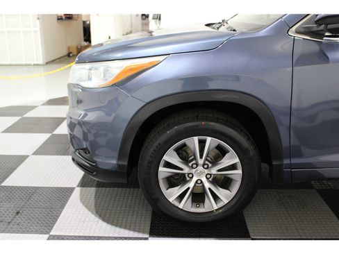 Used 2015 Toyota Highlander XLE image 9