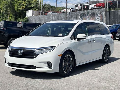 Used 2021 Honda Odyssey Elite image 3