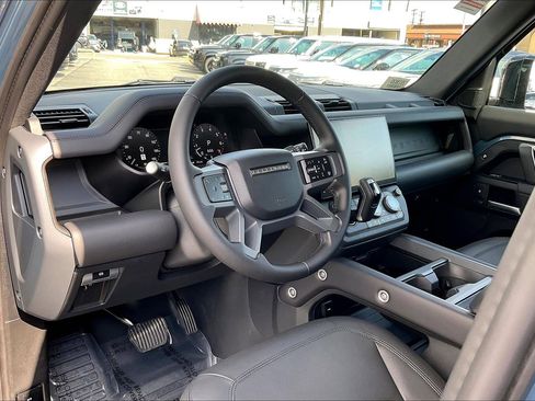 New 2026 Land Rover Defender 110 X-Dynamic SE image 10