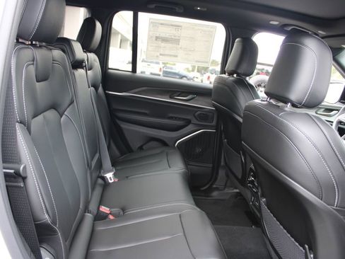 New 2026 Jeep Grand Cherokee Limited w/ Limited Altitude Package image 12