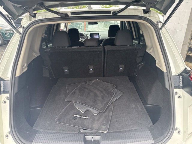 Used 2024 Nissan Rogue S AWD/4WD image 19