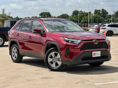 Used 2024 Toyota RAV4 XLE w/ Convenience Package FWD image 1