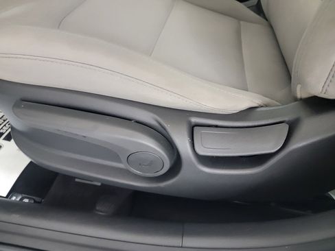 Used 2018 Hyundai Elantra SEL image 16