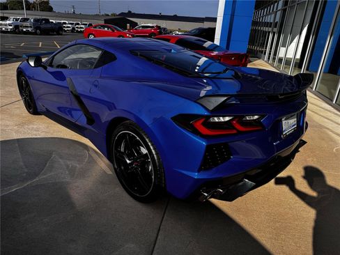 Used 2020 Chevrolet Corvette Stingray Preferred Cpe w/ 2LT Preferred Equipment Group RWD image 4