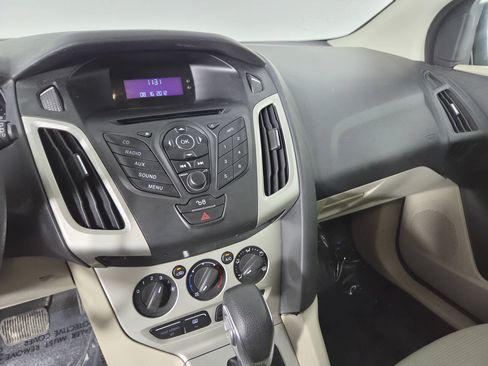 Used 2012 Ford Focus SE FWD image 22