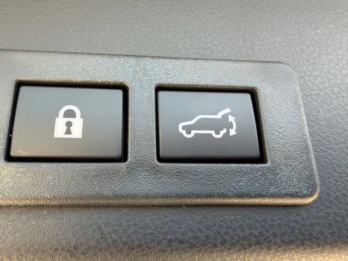 Used 2023 Subaru Ascent Limited AWD/4WD image 29