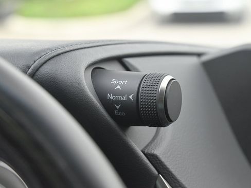 Used 2021 Lexus ES 300h 300h w/ Premium Package image 38