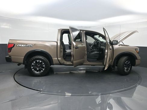 Used 2021 Nissan Titan PRO-4X w/ Pro-4x Convenience Package AWD/4WD image 40