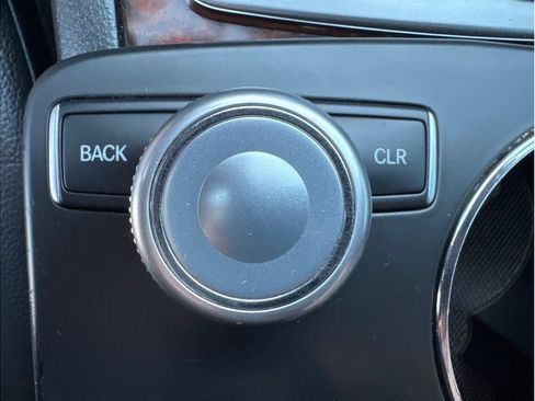 Used 2011 Mercedes-Benz C 300 4MATIC Sedan image 23