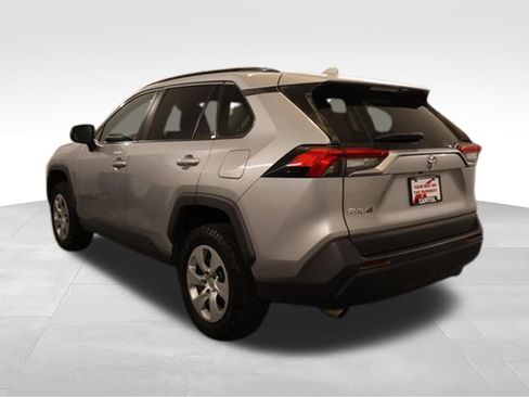 Used 2020 Toyota RAV4 LE w/ Carpet Mat Package AWD/4WD image 4