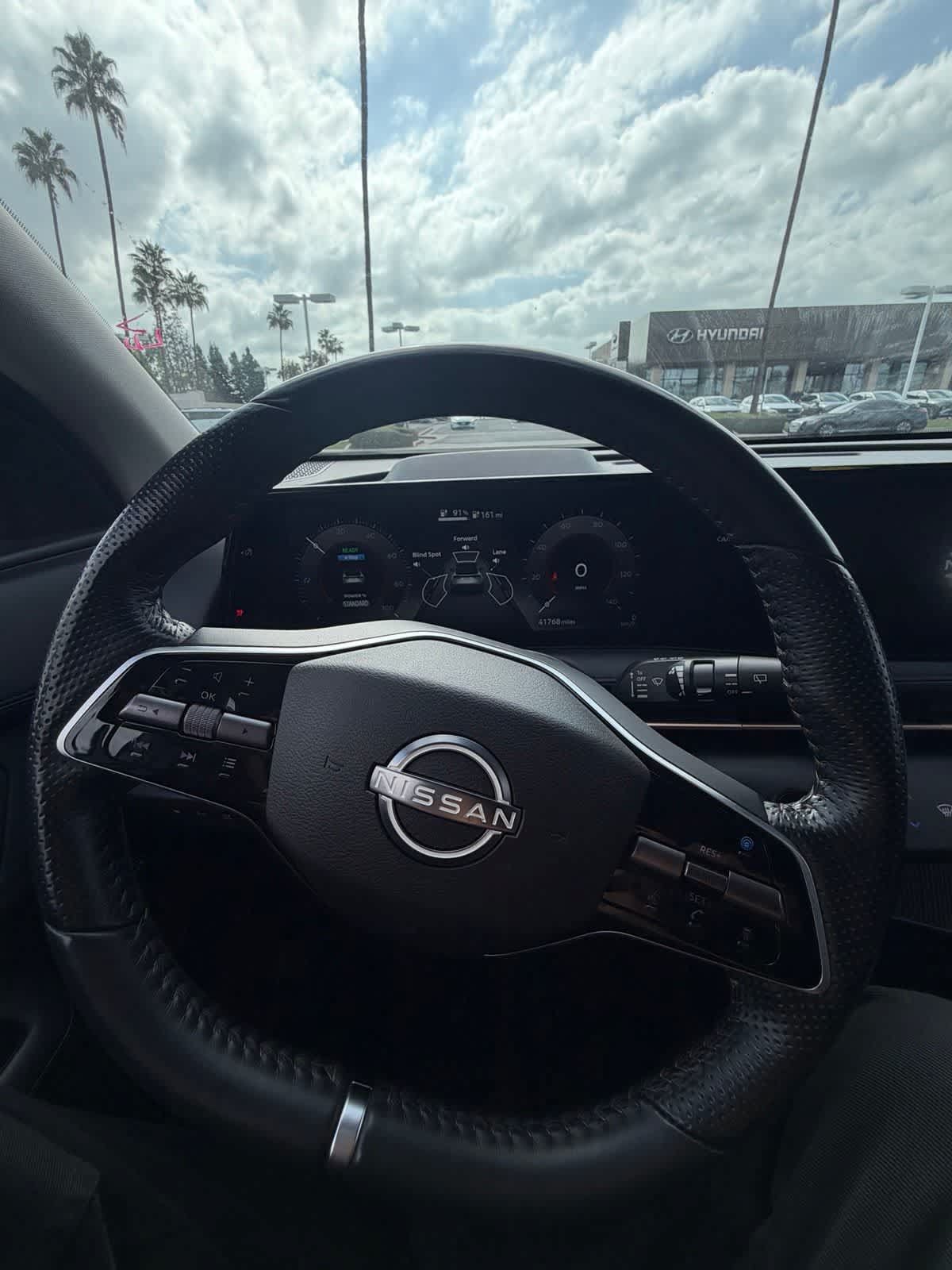 Used 2023 Nissan Ariya FWD image 18