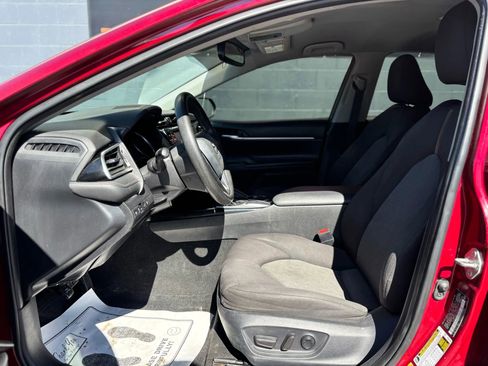 Used 2018 Toyota Camry LE w/ Convenience Package FWD image 16