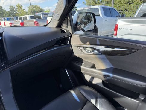 Used 2017 Cadillac Escalade Platinum AWD/4WD image 24