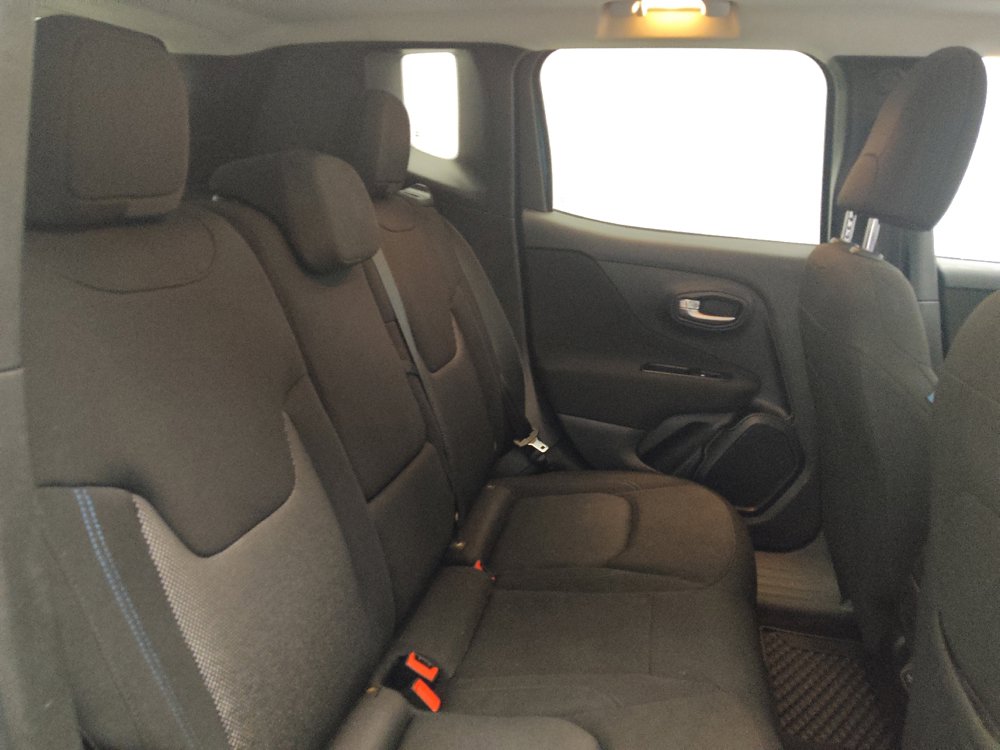 Used 2021 Jeep Renegade Latitude AWD/4WD image 19