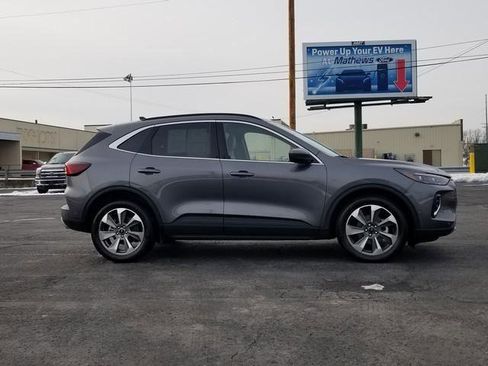 Certified 2023 Ford Escape Platinum w/ Premium Technology Package image 4