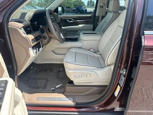 Used 2022 GMC Yukon Denali RWD image 9