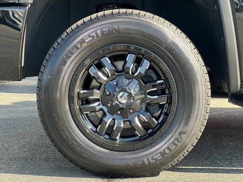 Used 2018 GMC Sierra 1500 SLT w/ All Terrain Package AWD/4WD image 36