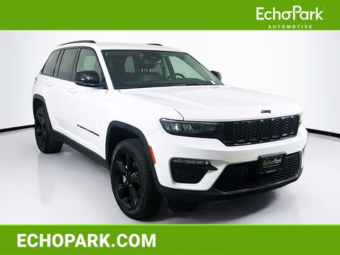 Used 2023 Jeep Grand Cherokee Limited w/ Black Appearance Package AWD/4WD image 1