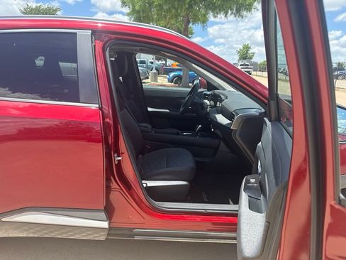 Certified 2025 Nissan Kicks SV w/ SV Premium Package FWD image 13