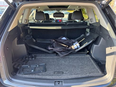 Used 2024 Volkswagen Atlas Peak Edition SE image 16