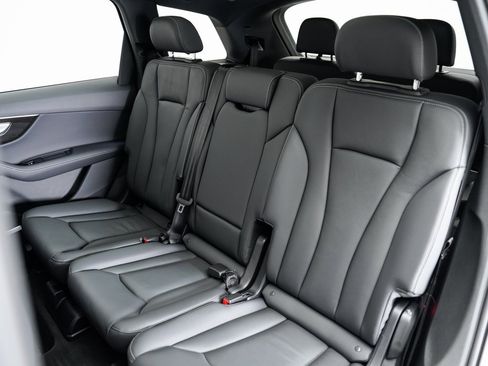 Certified 2025 Audi Q7 3.0T Premium Plus image 23