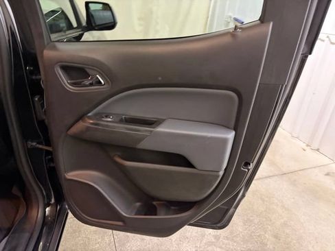 Used 2018 Chevrolet Colorado Z71 AWD/4WD image 15