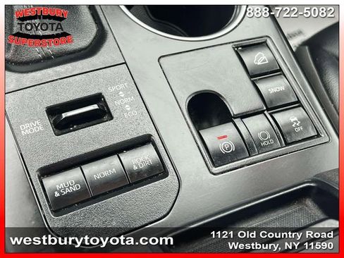 Used 2023 Toyota Highlander XLE image 35