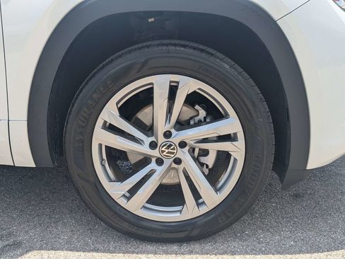 Used 2024 Volkswagen Atlas Cross Sport SEL R-Line AWD/4WD image 25