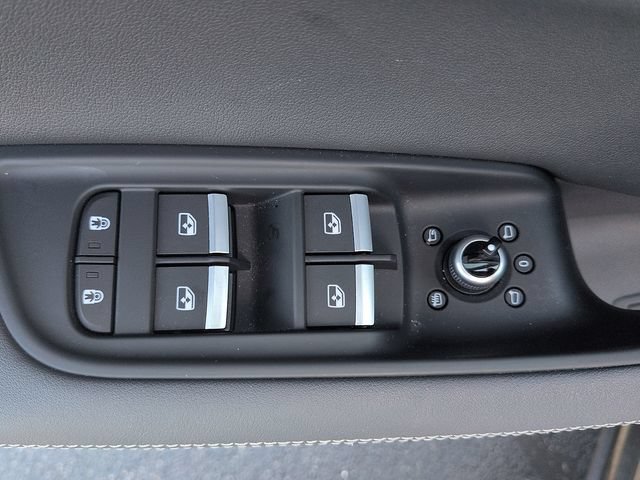 Used 2025 Audi Q7 3.0T Prestige AWD/4WD image 16