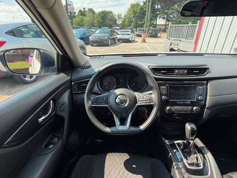 Used 2018 Nissan Rogue S FWD image 20