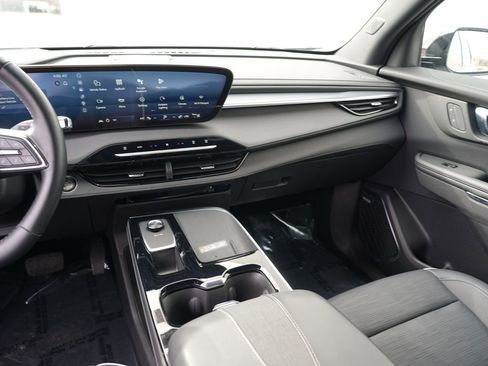 Used 2025 Buick Enclave Sport Touring image 21