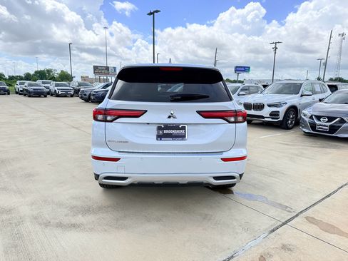 Used 2023 Mitsubishi Outlander SE FWD image 8