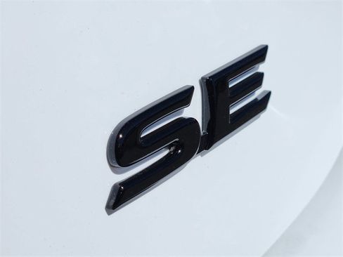 New 2026 Toyota Camry Hybrid image 7