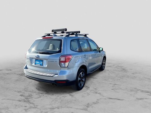 Used 2017 Subaru Forester 2.5i w/ Alloy Wheel Package image 8