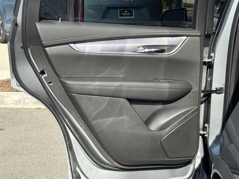 Used 2025 Cadillac XT6 Luxury image 25