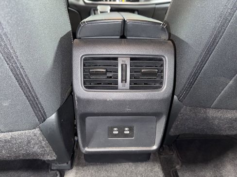 Used 2024 Nissan Rogue SV AWD/4WD image 15