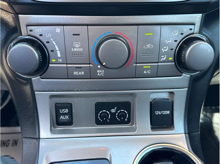 Used 2013 Toyota Highlander SE AWD/4WD image 32