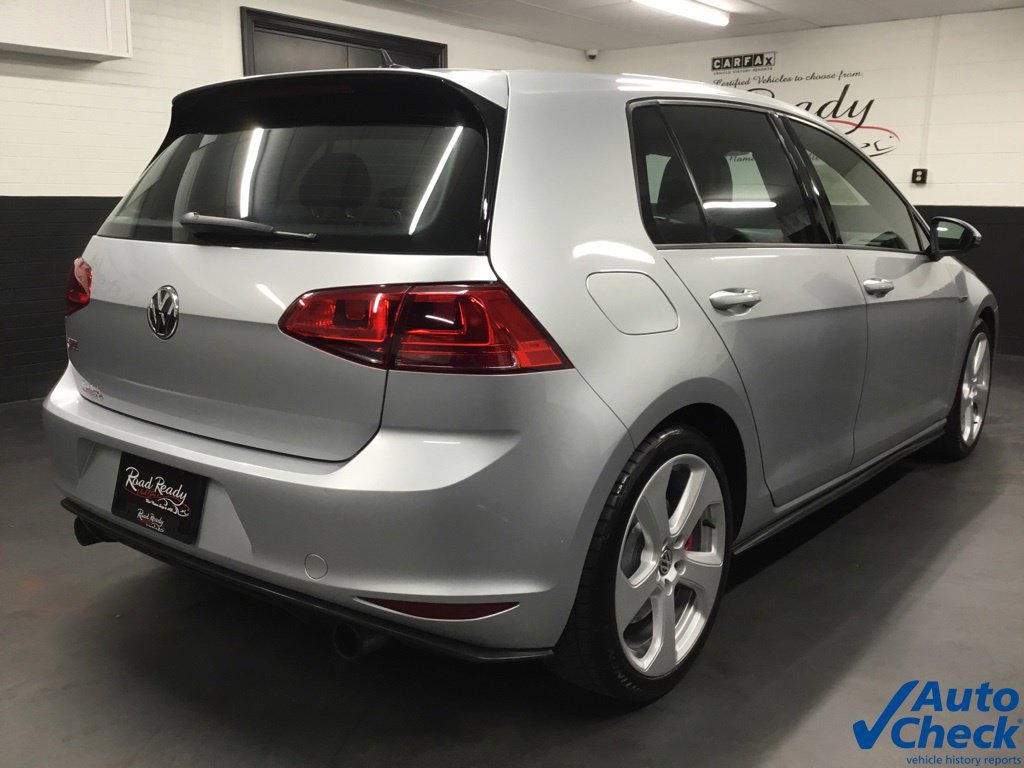 Used 2017 Volkswagen GTI SE FWD image 10
